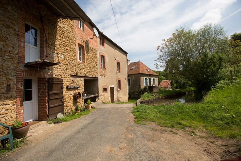 Le moulin de Saint-Civran - Le hameau du moulin © hellio - van ingen
