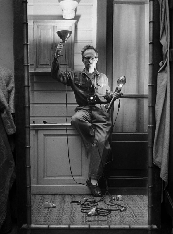 Autoportrait aux flashes Paris 1951 Donation Willy Ronis, MPP Donation Willy Ronis, MPP