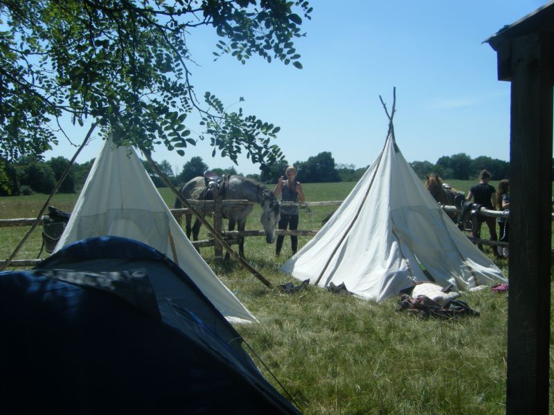 bivouac en tipi centre equetre