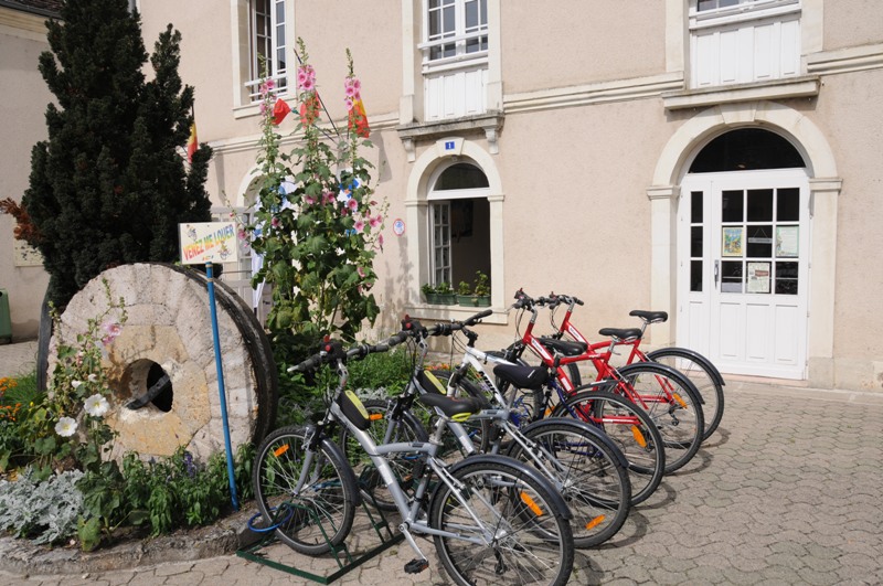 Location vélos - OTSI MEZIERES-EN-BRENNE © Moulin MEZIERES