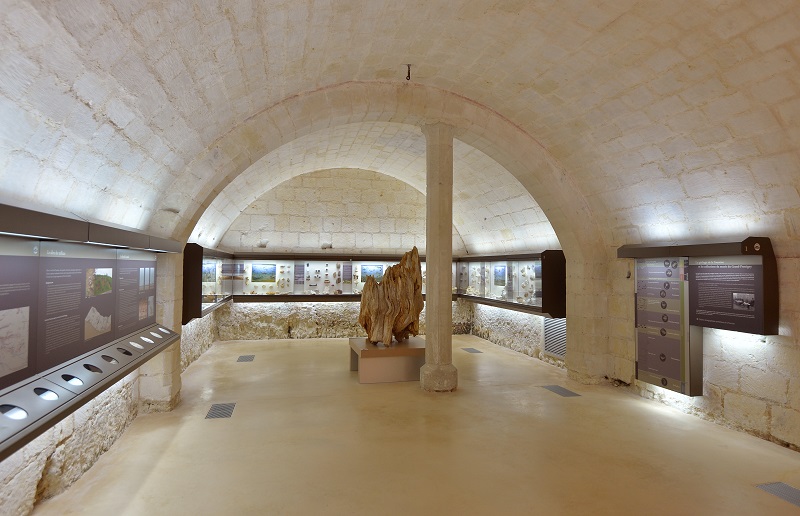 Musée_Préhsitoire_Grand_Pressigny_Caves_Collections_Crédit_Léonard_de_Serres Leonard de Serres