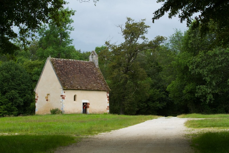 Randonnée Vendoeuvres. Chapelle et fontaine St Sulpice. © Hellio - Van Ingen
