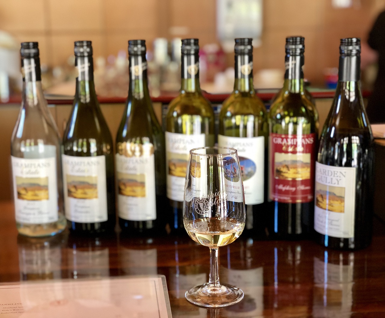 mayeec-wine-4903349_1280 by mayeec from Pixabay